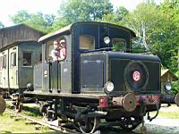 Locomotive ancienne (au chateau de Saint-Fargeau, Yonne) (06)